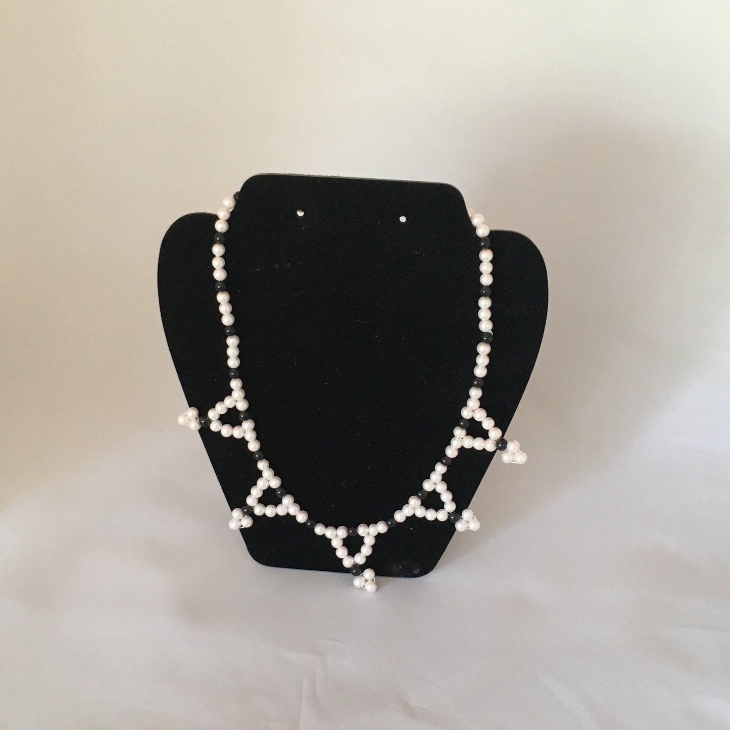 White & Black Glass Pearl Necklace